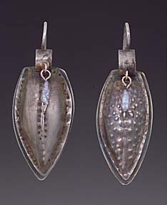 [earrings]